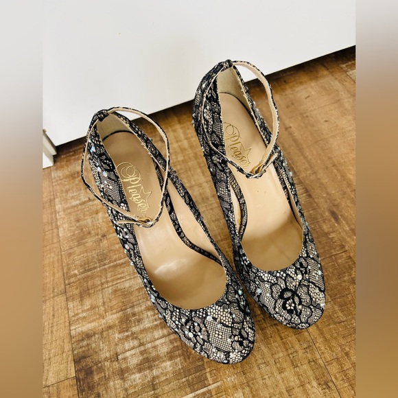 Pleasers black lace nude 6 inch platform heels size 9 - Picture 3 of 5
